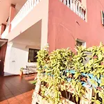 La Casa De Las Flores *